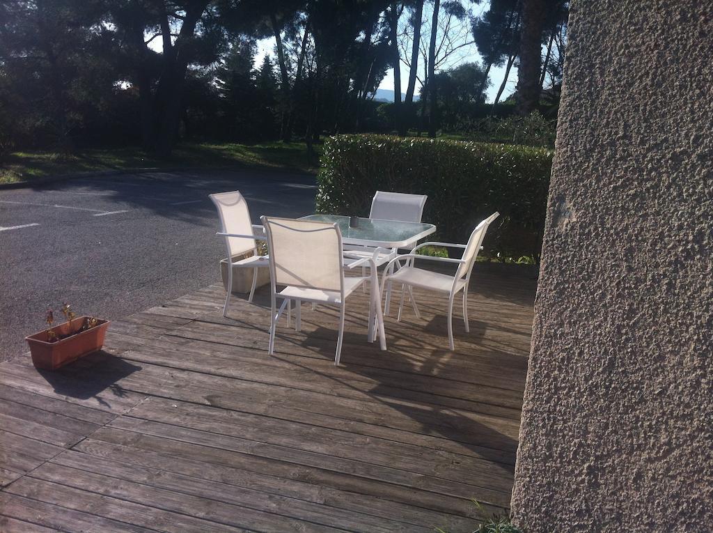 Stars Antibes Hotel Biot Buitenkant foto